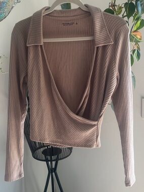 A&F Ribbed Wrap-Front Top